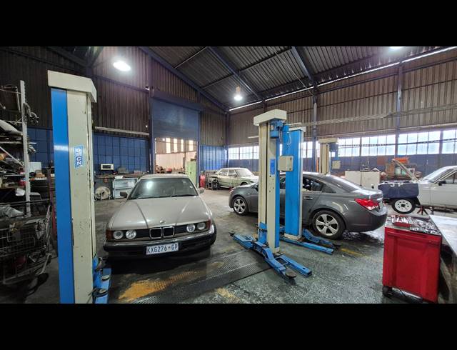 1,480M² FACTORY FOR SALE IN ANDERBOLT